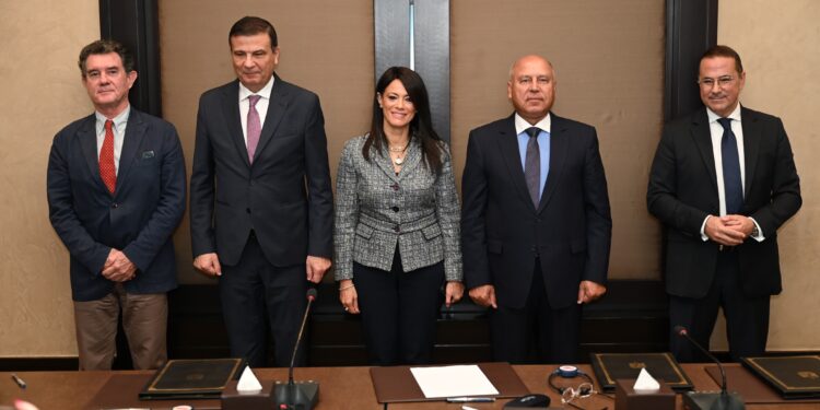 تفاصيل وثيقة مشروع القطن المصري بين وزارتي الصناعة والزراعة ومنظمة اليونيدو