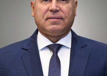 كامل الوزير يدعو المصنعين للمشاركة في المعرض السلبي بجناح الوزارة بالمعرض الدولي السنوي للصناعات