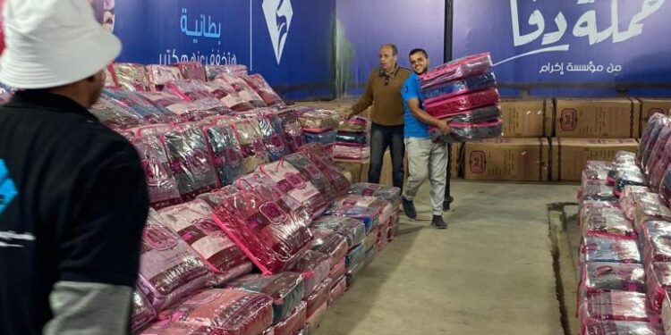 مؤسسة إكرام تستهدف توزيع 50 ألف بطانية على الأسر المستحقة ضمن حملة «دفا»