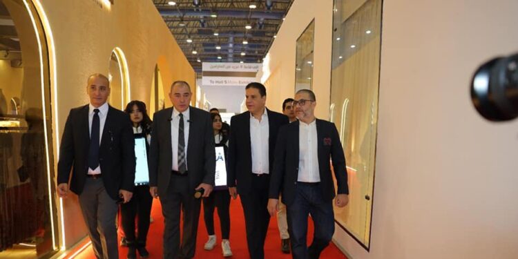 بالصور .. وكيل غرفة الصناعات النسيجية يفتتح معرض "ايجي هوم تكس" الدولي