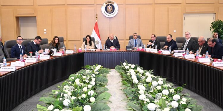عاجل | كامل الوزير يطلق المرحلة الأولى من المبادرة الجديدة لدعم الصناعة .. تتضمن 30 مليار جنيه تسهيلات تمويلية