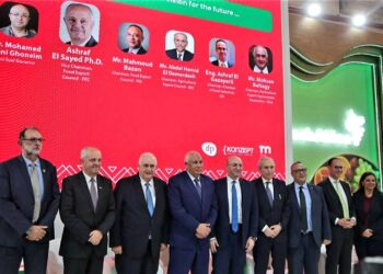 معرض فوود افريكا .. محافظ الوادى الجديد : الاتفاق مع احدى الشركات العالمية لإعداد خريطة زراعية للمحافظة