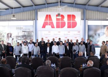 تفاصيل زيارة وزير العمل وسفير السويد و نائب السفير السويسري لمصانع “ايه بي بي” بالعاشر من رمضان