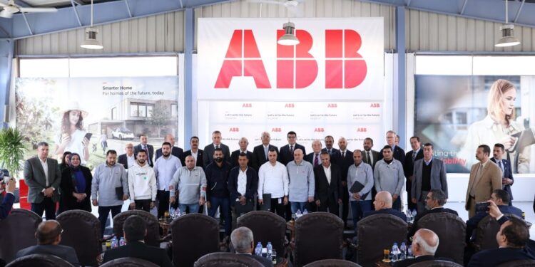 تفاصيل زيارة وزير العمل وسفير السويد و نائب السفير السويسري لمصانع “ايه بي بي” بالعاشر من رمضان