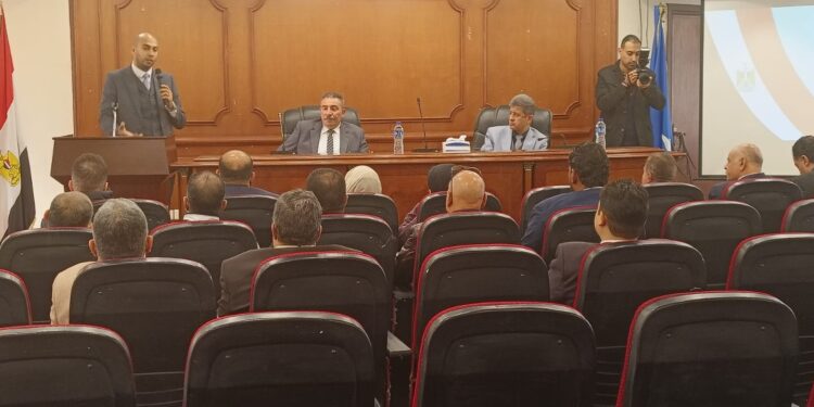 غرفة دمياط التجارية: زيارة مرتقبة لميناء دمياط لبحث دعم قطاع الأثاث عبر خط الرورو