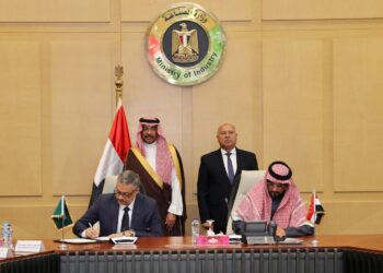 وزير الصناعة يبحث مع نظيره السعودي سبل تعزيز أطر التعاون والتكامل الصناعي