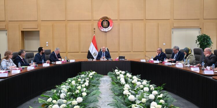 كامل الوزير  يبحث مع  5 شركات بيلاروسية توطين صناعة عدد من الصناعات الهامة في مصر