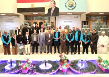 بالصور .. مؤسسة إكرام تطلق قافلة لتوزيع 3000 كرتونة وبطاينة وبناء أسقف ووصلات مياه في أسيوط