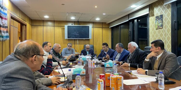 غرفة الصناعات النسيجية تبحث تأثير قرارات خفض دعم الصادرات على معدلات تصدير القطاع