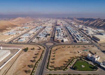 صناع مصر ينفرد بتفاصيل 43 قطعة أرض مستردة بـ 16 محافظة لإقامة مجمعات صناعية