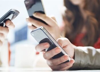 الحكومة تمنح مهلة 3 أشهر لتسجيل الهواتف المحمولة على تطبيق «تليفوني»
