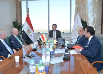 وزير التموين يبحث مع «أرتك بيبر» تعزيز التعاون في تصنيع الإيثانول والباجاس ولب الورق