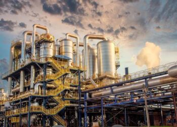 7 بنود .. تفاصيل حزمة حوافز قدمتها وزارة البترول للمستثمرين الصناعيين