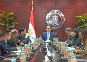 «كينجدم» العالمية تدشن مصنعاً لإنتاج الكتان في مصر