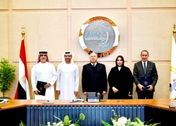 النقل تتعاون مع موانىء أبو ظبى في تطوير وتنمية منطقة لوجيستية بميناء الاسكندرية