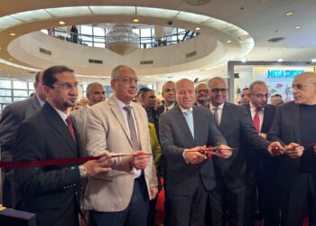 بالصور .. «محافظ القاهرة» يفتتح معرض القاهرة الدولي للجلود بمشاركة 170 علامة تجارية