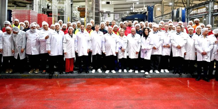 افتتاح خط إنتاج جديد بمصنع كوكاكولا في السادات باستثمارات 31.5 مليون دولار .. بحضور وزير الصناعة وقيادات اتحاد الصناعات