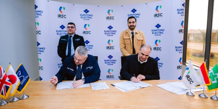 شركة إيرسك توقع عقداً مع شركة سوميتومو اليكتريك وايرنج سيستيمز ايجيبت لإنشاء محطات طاقة شمسية أعلى أسطح مصانعها