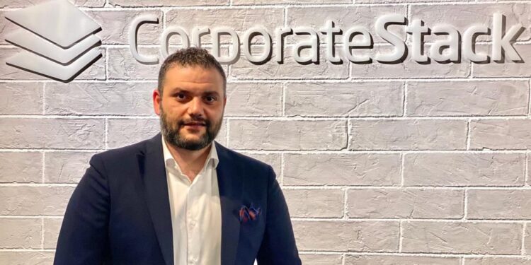 «كوربريت ستاك» تعلن عن شراكة استراتيجية مع «الكان سي آي تي» لقيادة التحول الرقمي في عمان