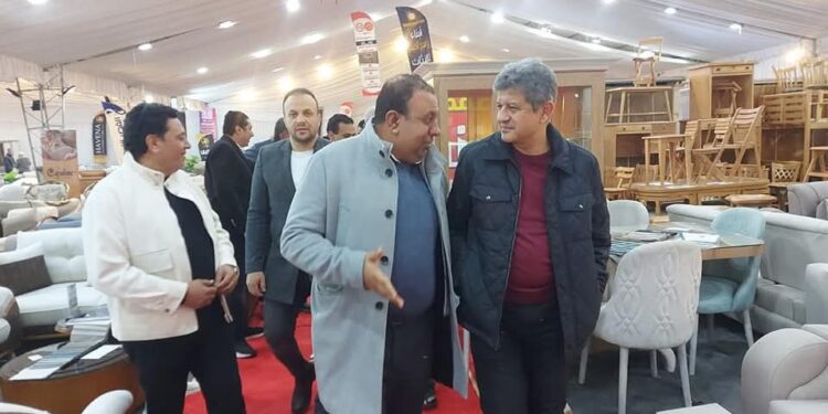 غرفة دمياط التجارية تزور معرض الأثاث في الشرقية لتسويق منتجات الصناع