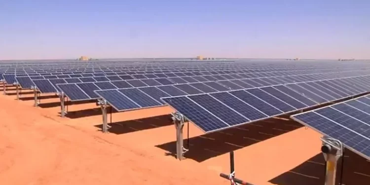 "أوبيليسك" تستثمر 600 مليون دولار لإنتاج الطاقة الشمسية في قنا