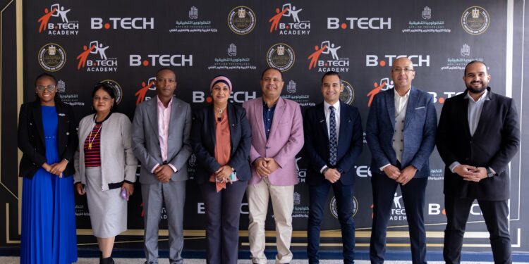 مدرسة "بي تك" للتكنولوجيا التطبيقية تستقبل وفدًا من الهيئة التعليمية لقطاع التجزئة بجنوب افريقيا