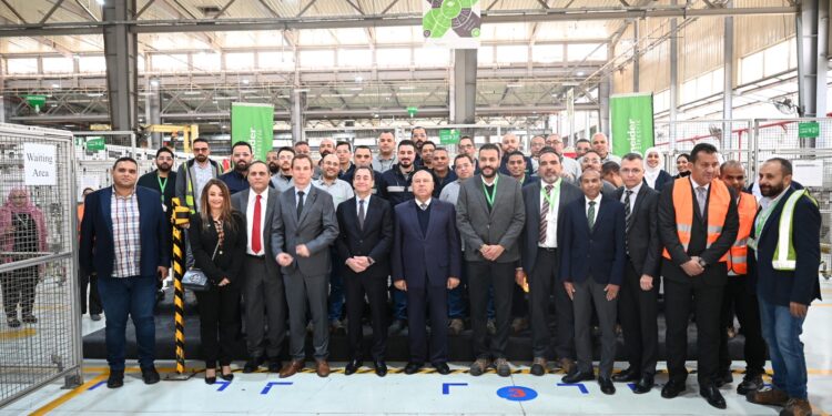 كامل الوزير يتفقد توسعات مصنع شنايدر إلكتريك لإنتاج اللوحات الكهربائية باستثمارات 8 ملايين يورو