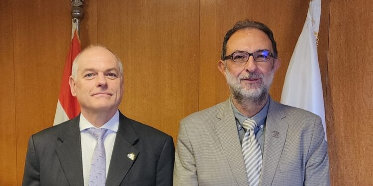 رئيس سلامة الغذاء يبحث مع السفير الأسترالي بالقاهرة سبل تعزيز التعاون بين البلدين