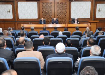 كامل الوزير : استمرار العمل بقرار عدم منح تراخيص صناعية جديدة لأي منشأة صناعية داخل الكتلة السكانية والزراعية