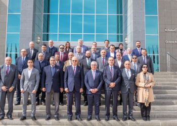 رئيس اقتصادية قناة السويس يبحث مع رئيس اتحاد الصناعات و ممثلي 5 غرف صناعية فرص الاستثمار المشترك