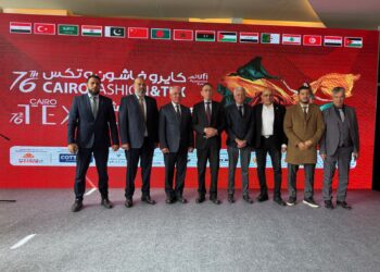 بالصور .. وزير التجارة الليبي يتفقد معرض “كايرو فاشون اند تكس” للملابس والأقمشة .. ويشيد بجودة المعروضات