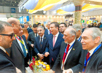 وزير الزراعة يفتتح الجناح المصري بالمعرض الدولي للخضر والفاكهة ببرلين 