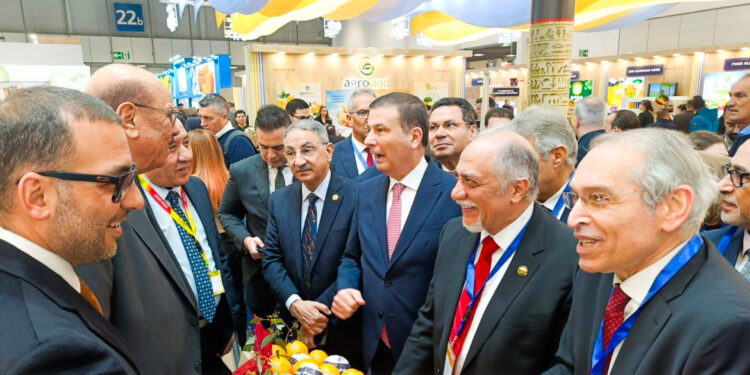 وزير الزراعة يفتتح الجناح المصري بالمعرض الدولي للخضر والفاكهة ببرلين