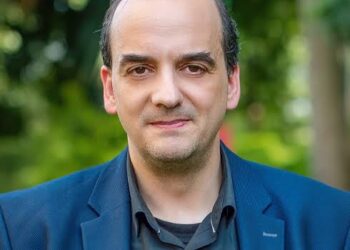 خبير عالمي يوضح دور البدائل الخالية من الدخان في تقليل المخاطر الصحية