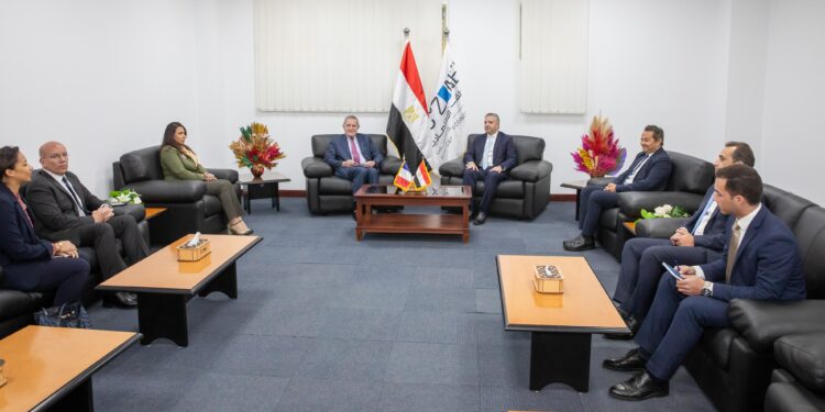 اقتصادية قناة السويس تستقبل مبعوث الرئيس الفرنسي لممر IMEC الاقتصادي لمناقشة سبل التعاون