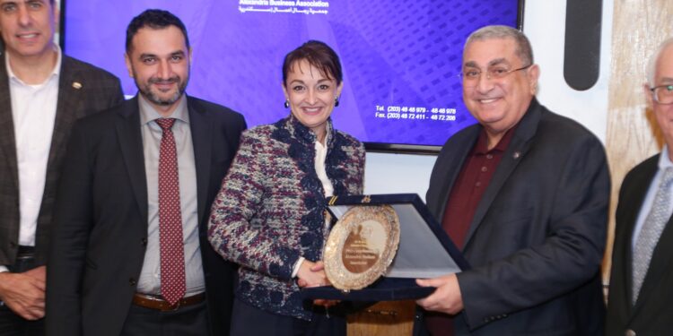 جمعية رجال أعمال إسكندرية تبحث مع السفيرة الرومانية فُرص التعاون مع مجتمع الأعمال