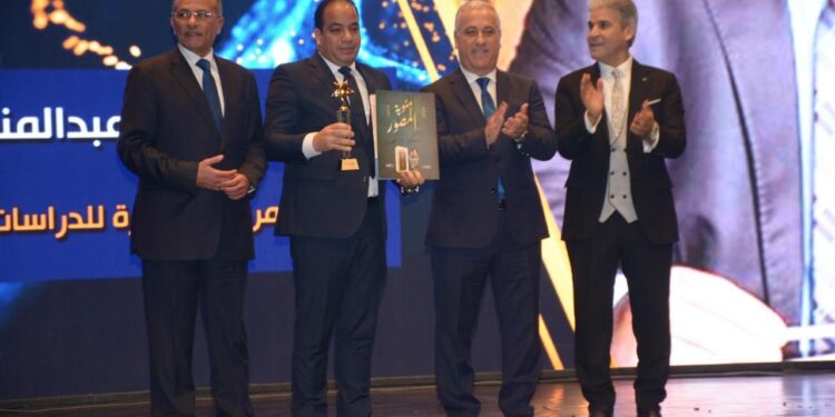 بالصور .. تكريم د. عبدالمنعم السيد في ذكرى مرور 100 عام على إصدار مجلة المصور