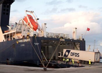 «النقل» تدعو اتحاد الصناعات والمجالس التصديرية للاستفادة من خط ” الرورو “