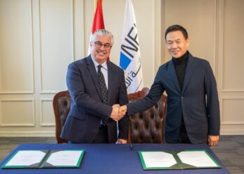 توقيع مشروعين جديدين بالقنطرة غرب لصناعات المنسوجات باستثمارات 28 مليون دولار