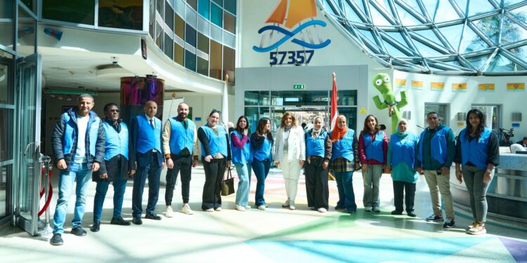 بالصور .. بنك قناة السويس يدخل الفرحة على الأطفال مرضى السرطان في رمضان خلال زيارة لمؤسسة مستشفى 57357