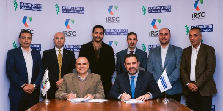 IRSC توقع اتفاقية شراء طاقة مع الشركة العربية للأسمنت لتوفير امدادات طويلة الأجل من الطاقة المتجددة