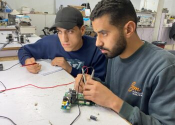 “سكر” لماكينات الخياطة توقّع بروتوكول تعاون مع عدد من مدارس التعليم الفني للتدريب على مهارات صيانة ماكينات الخياطة الصناعية