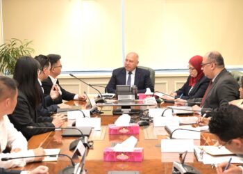 كامل الوزير يبحث مع مجموعة ديلي الصينية خطتها لإقامة مجمع صناعي ضخم لإنتاج الأدوات المكتبية والمدرسية وماكينات الطباعة  في العاشر من رمضان