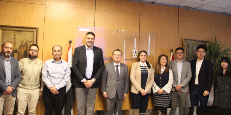 «تحديث الصناعة» يبحث مع «هواوي» تعزيز ملف التحول الرقمي في الصناعة