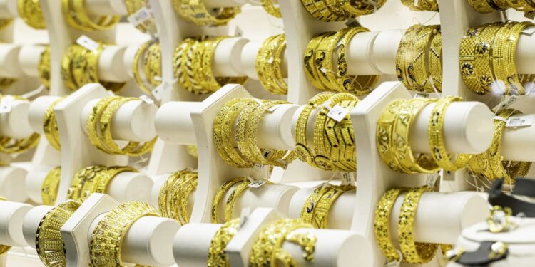 أسعار الذهب تقفز في مصر وتسجل أعلى مستوياتها تاريخيًا.. وعيار 21 يلامس 4875 جنيهًا