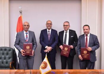 غرفة الملابس الجاهزة تتعاون مع وزارة العمل لسد احتياجات القطاع من العمالة