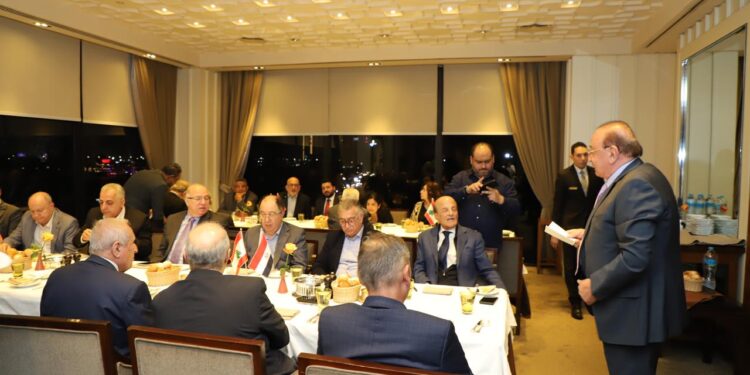 خلال لقائه مع "المصرية اللبنانية" .. وزير العمل اللبناني: العمالة المصرية والقطاع الخاص شريكان رئيسيان في إعادة الإعمار