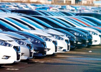 ارتفاع أسعار الوقود يعيد تشكيل خريطة سوق السيارات في مصر