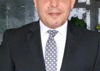 من هو عبد العزيز الشريف رئيس جهاز التمثيل التجاري الجديد؟