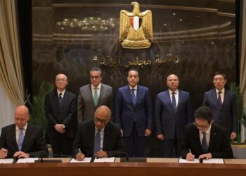 1.4 مليار جنيه استثمارات جديدة في إقتصادية قناة السويس لتوطين تكنولوجيا تصنيع أكياس الدم